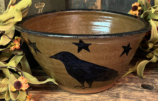 CC-2470 Med Pottery Crow with Stars Bowl
