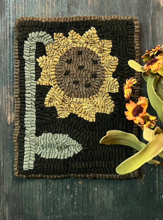 NV-976 Wool Hooked Sunflower Mat