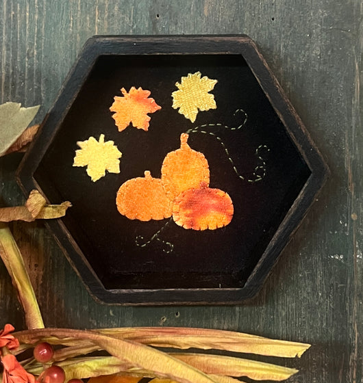 NG-188 Wool Pumpkins & Autumn Leaves in Wood Frame