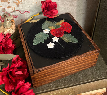 NG-158 Wool Applique Box with Strawberries