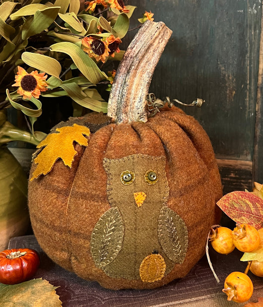 PB-417 Lg Wool Pumpkin with Appliqued Owl