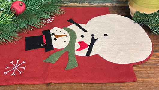 RG-R19 Snow Guy Table Runner