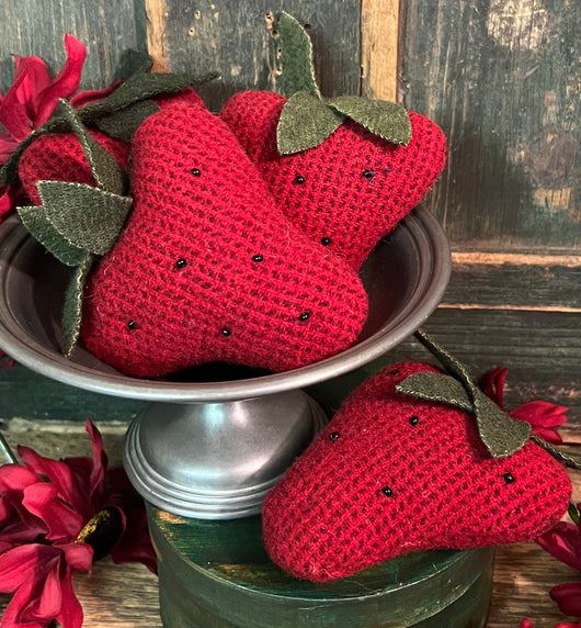 EC-16A Wool Strawberry - Light Red
