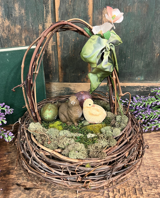 ER-E06 Twig Basket with Moss