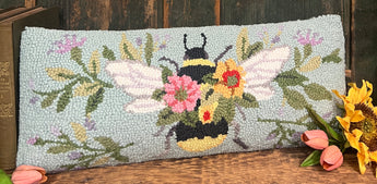 PH-104 Floral Bee Wool Hooked Pillow