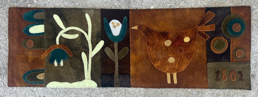 DD-221 Chicken Appliqued Wool Runner