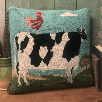 PH-027 Rooster on Cow Wool Hooked Pillow