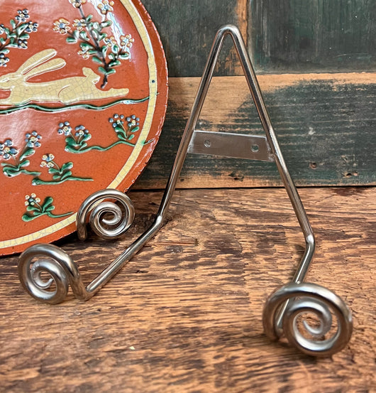 IH-PPS Pewter-finish Iron Plate Stand