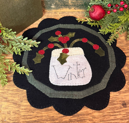 DD-330 Scalloped Winter Wool Mat