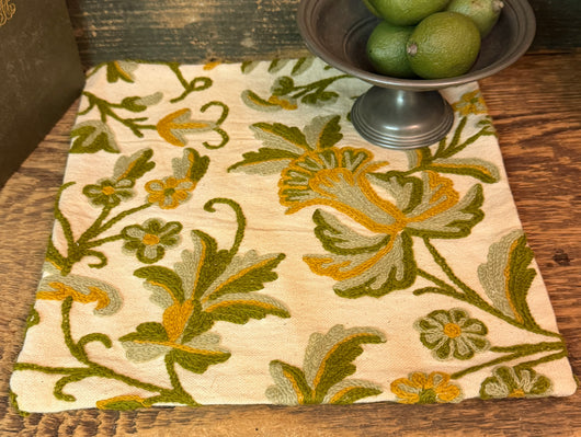 CD-CM-C9A Antique Crewel Candle Mat - Moss