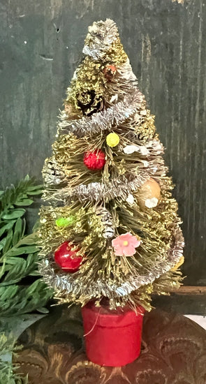 ER-2443C Med Vintage Tree with Antique Ornaments