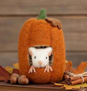 AB-02 Felt Mouse in Tall Pumpkin