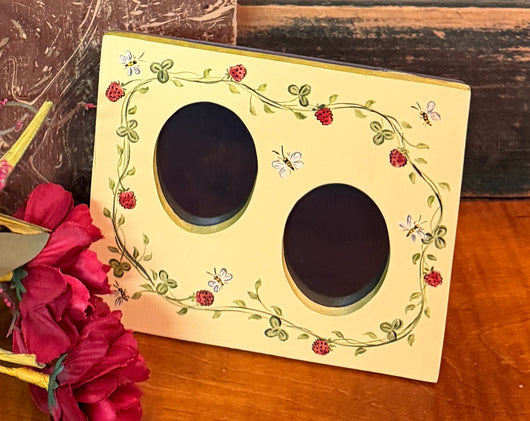 ER-2608B Hand-painted Bees & Clover Double Frame