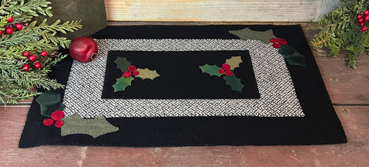 NG-215 Wool Holly Runner