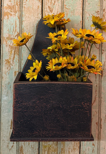 PEN-54B Grained Hanging Wall Box - Black over Red