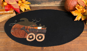 DD-193 Appliqued Wagon with Pumkin Wool Mat