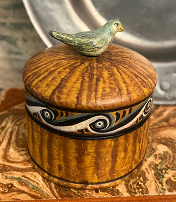 WW-440 Hand-grained & Painted Lidded Box with Green Bird