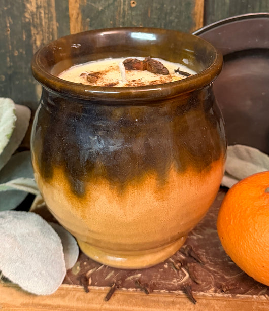 NV-C8 Soy Candle in Redware Crock with 2 Tone Design - Orange & Clove