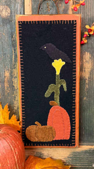 DD-320 Wool Crow on Corn Stalk Wood Wall Hanging