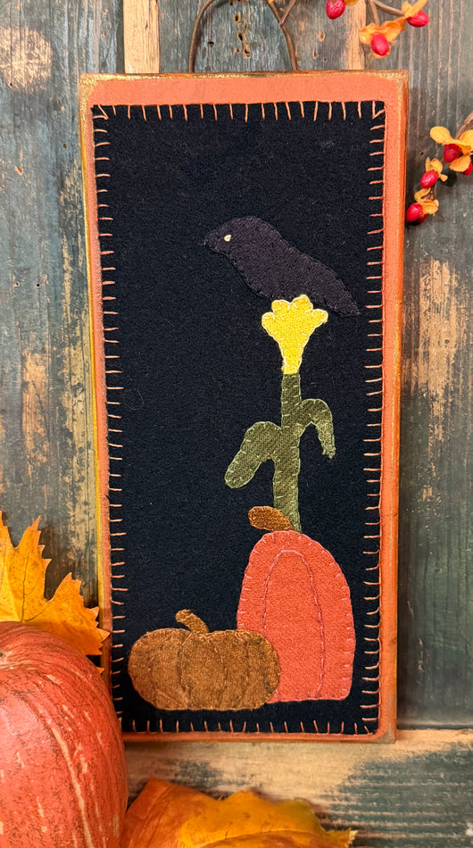 DD-320 Wool Crow on Corn Stalk Wood Wall Hanging