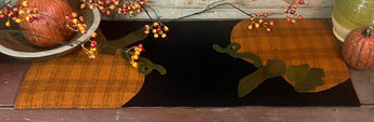DD-259 Appliqued Pumpkin Wool Runner