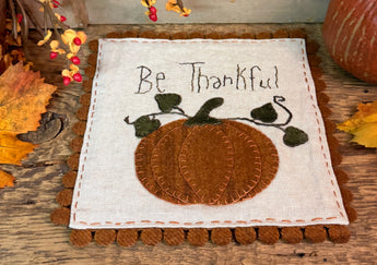 DD-315 Appliqued Be Thankful Pumpkin Wool Mat