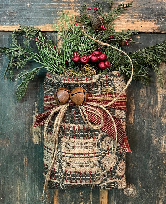 TBH-34 Coverlet Hanging Pouch with Faux Greens & Berries