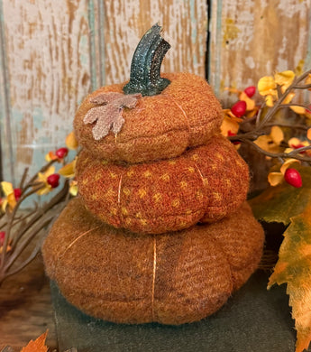 PB-692 Small Wool Stacking Pumpkins