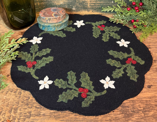 PB-727 Scalloped Wool Mat with Appliqued Wool Holly & Berries