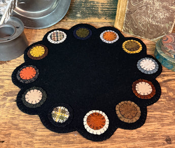 DD-334 Scalloped Wool Penny Mat