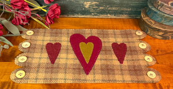 PB-634 Wool Heart Mat with Antique Buttons