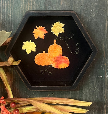 NG-188 Wool Pumpkins & Autumn Leaves in Wood Frame