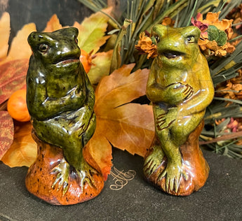 GMS-F71 Shooner Redware Frog Figurines