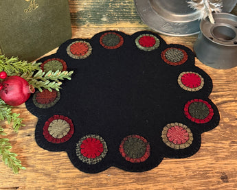 DD-328 Scalloped Wool Penny Mat