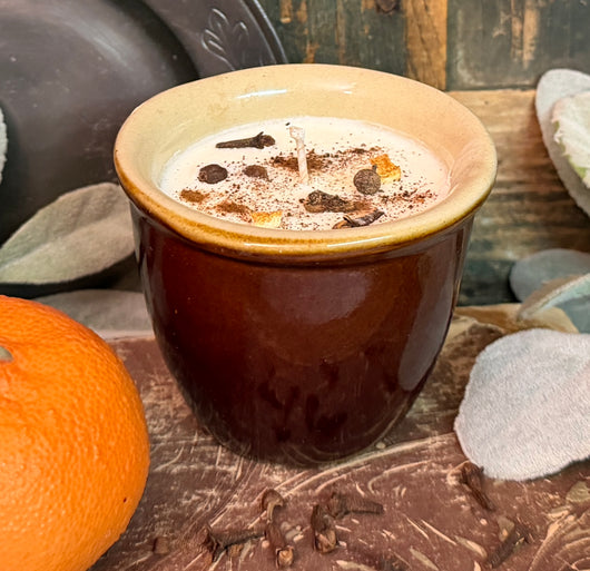 NV-C12 Soy Candle in Pottery Brown Custard Cup - Orange & Clove