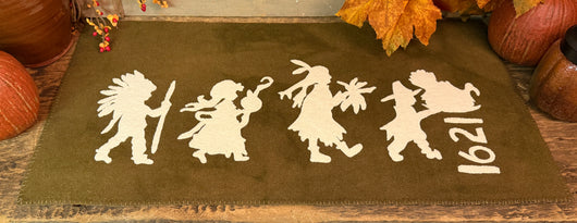 DD-313 Appliqued Thanksgiving Parade Wool Runner