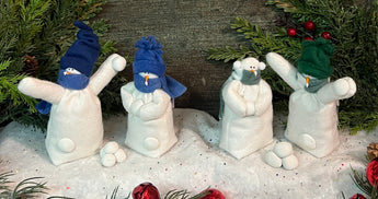 FA-2113 Med Fabric Snowfolk Couple Snowball Fight