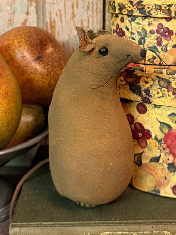 PPP-27L Large Sitting Mouse in Bottle Cap