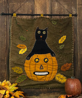 NV-1008 Felt Cat in Jack-O Wall Hanging