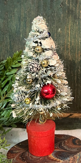 ER-2441A Small Vintage Tree with Antique Ornaments