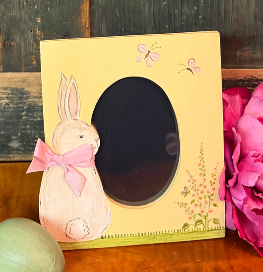 ER-2609 Hand-painted Bunny & Butterflies Frame