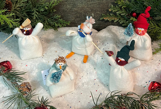 FA-1000 Little Fabric Snowfolk