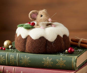 AB-07 Felt Mouse in Bundt Cake