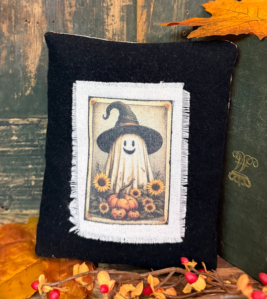 DD-312C Wool Pillow with Fabric Image - Ghost with 3 Pumpkins