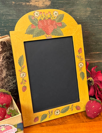 ERX-2659 Large Strawberries with Blossoms Frame