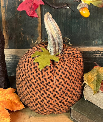 PB-360 Med Wool Pumpkin with Leaves