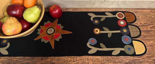 PB-133 Star & Flowers Wool Runner