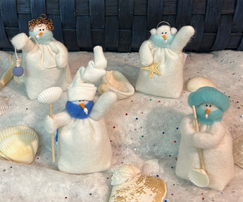 FA-905 Little Fabric Beach Snowfolk