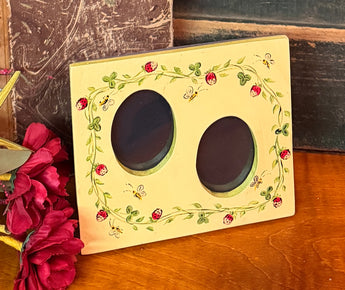 ER-2608A Hand-painted Bees & Clover Double Frame