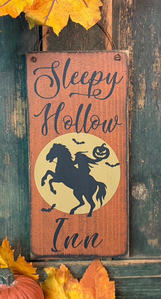 HAV-35 'Sleepy Hollow Inn' Hanging Wood Plaque